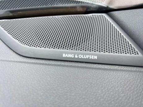 Audi Q3 1.5 TFSI CoD 35 S line S Tronic Euro 6 (s/s) 5dr 8