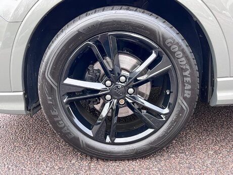 Audi Q3 1.5 TFSI CoD 35 S line S Tronic Euro 6 (s/s) 5dr 72