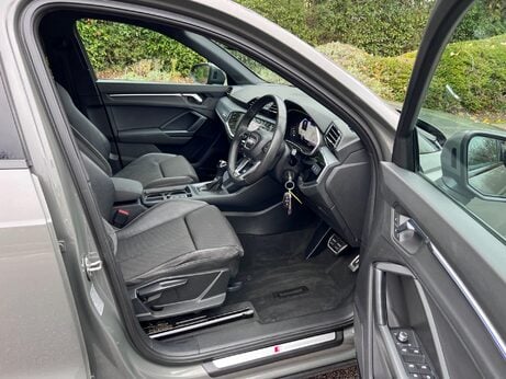 Audi Q3 1.5 TFSI CoD 35 S line S Tronic Euro 6 (s/s) 5dr 9