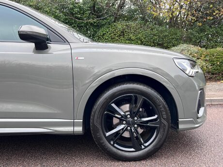 Audi Q3 1.5 TFSI CoD 35 S line S Tronic Euro 6 (s/s) 5dr 10