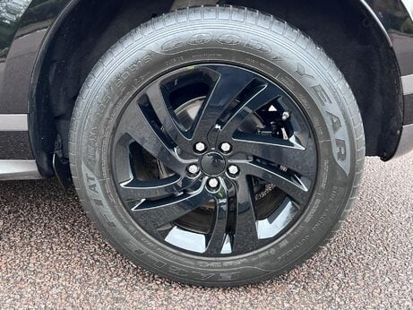 Land Rover Range Rover Evoque 2.0 D150 MHEV R-Dynamic S Auto 4WD Euro 6 (s/s) 5dr 70