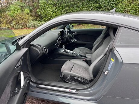 Audi TT 2.0 TFSI S line S Tronic quattro Euro 6 (s/s) 3dr 25