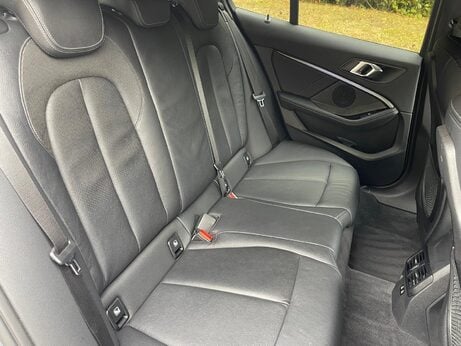 BMW 1 Series 1.5 118i M Sport Euro 6 (s/s) 5dr 25