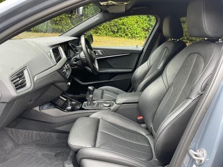 BMW 1 Series 1.5 118i M Sport Euro 6 (s/s) 5dr 23