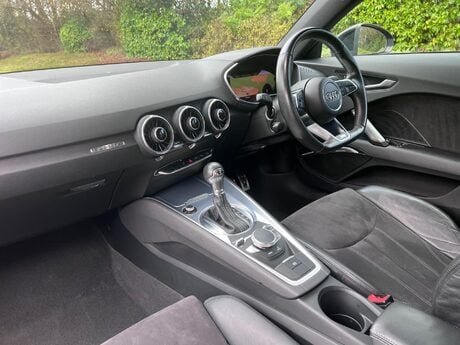 Audi TT 2.0 TFSI S line S Tronic quattro Euro 6 (s/s) 3dr 61