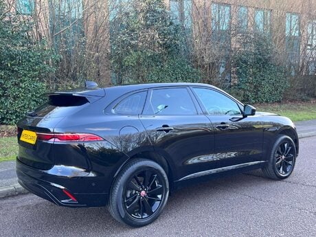 Jaguar F-Pace 2.0 D200 MHEV R-Dynamic SE Auto AWD Euro 6 (s/s) 5dr 73