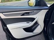 Jaguar F-Pace 2.0 D200 MHEV R-Dynamic SE Auto AWD Euro 6 (s/s) 5dr 51