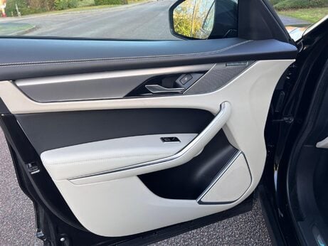 Jaguar F-Pace 2.0 D200 MHEV R-Dynamic SE Auto AWD Euro 6 (s/s) 5dr 47