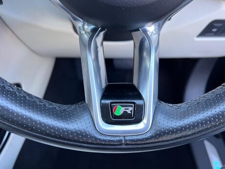 Jaguar F-Pace 2.0 D200 MHEV R-Dynamic SE Auto AWD Euro 6 (s/s) 5dr 90