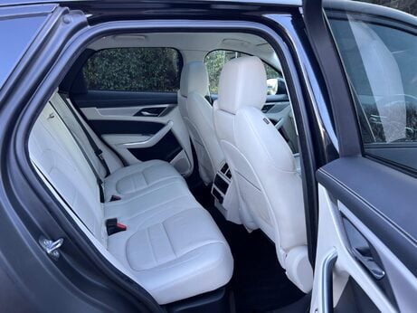 Jaguar F-Pace 2.0 D200 MHEV R-Dynamic SE Auto AWD Euro 6 (s/s) 5dr 36