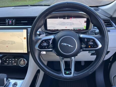 Jaguar F-Pace 2.0 D200 MHEV R-Dynamic SE Auto AWD Euro 6 (s/s) 5dr 89