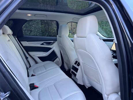 Jaguar F-Pace 2.0 D200 MHEV R-Dynamic SE Auto AWD Euro 6 (s/s) 5dr 34