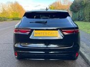 Jaguar F-Pace 2.0 D200 MHEV R-Dynamic SE Auto AWD Euro 6 (s/s) 5dr 9