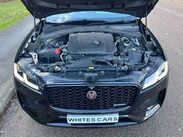 Jaguar F-Pace 2.0 D200 MHEV R-Dynamic SE Auto AWD Euro 6 (s/s) 5dr 46
