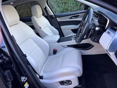 Jaguar F-Pace 2.0 D200 MHEV R-Dynamic SE Auto AWD Euro 6 (s/s) 5dr 11