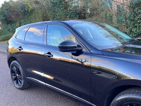 Jaguar F-Pace 2.0 D200 MHEV R-Dynamic SE Auto AWD Euro 6 (s/s) 5dr 57