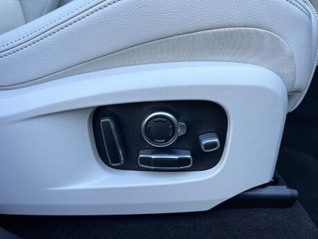 Jaguar F-Pace 2.0 D200 MHEV R-Dynamic SE Auto AWD Euro 6 (s/s) 5dr 48