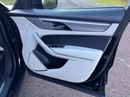 Jaguar F-Pace 2.0 D200 MHEV R-Dynamic SE Auto AWD Euro 6 (s/s) 5dr 52