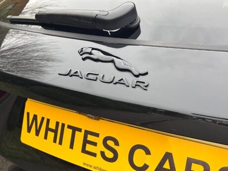 Jaguar F-Pace 2.0 D200 MHEV R-Dynamic SE Auto AWD Euro 6 (s/s) 5dr 46