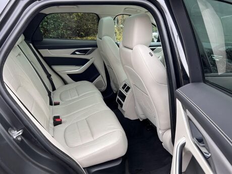 Jaguar F-Pace 2.0 D200 MHEV R-Dynamic SE Auto AWD Euro 6 (s/s) 5dr 29