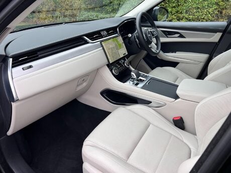 Jaguar F-Pace 2.0 D200 MHEV R-Dynamic SE Auto AWD Euro 6 (s/s) 5dr 24