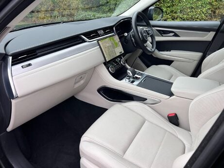 Jaguar F-Pace 2.0 D200 MHEV R-Dynamic SE Auto AWD Euro 6 (s/s) 5dr 20