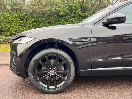 Jaguar F-Pace 2.0 D200 MHEV R-Dynamic SE Auto AWD Euro 6 (s/s) 5dr 43