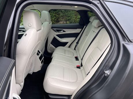 Jaguar F-Pace 2.0 D200 MHEV R-Dynamic SE Auto AWD Euro 6 (s/s) 5dr 30