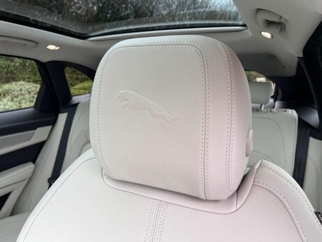 Jaguar F-Pace 2.0 D200 MHEV R-Dynamic SE Auto AWD Euro 6 (s/s) 5dr 64