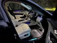 Jaguar F-Pace 2.0 D200 MHEV R-Dynamic SE Auto AWD Euro 6 (s/s) 5dr 17