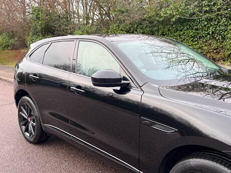 Jaguar F-Pace 2.0 D200 MHEV R-Dynamic SE Auto AWD Euro 6 (s/s) 5dr 11