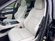 Jaguar F-Pace 2.0 D200 MHEV R-Dynamic SE Auto AWD Euro 6 (s/s) 5dr 81