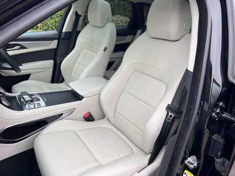 Jaguar F-Pace 2.0 D200 MHEV R-Dynamic SE Auto AWD Euro 6 (s/s) 5dr 81