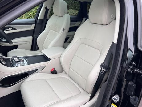 Jaguar F-Pace 2.0 D200 MHEV R-Dynamic SE Auto AWD Euro 6 (s/s) 5dr 77