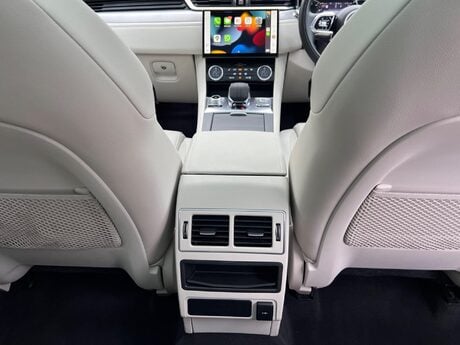 Jaguar F-Pace 2.0 D200 MHEV R-Dynamic SE Auto AWD Euro 6 (s/s) 5dr 31