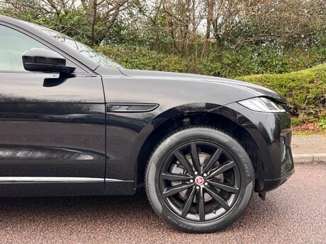 Jaguar F-Pace 2.0 D200 MHEV R-Dynamic SE Auto AWD Euro 6 (s/s) 5dr 48