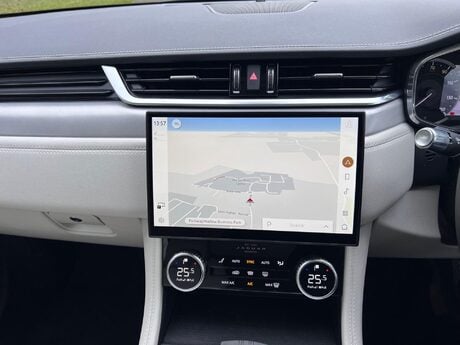 Jaguar F-Pace 2.0 D200 MHEV R-Dynamic SE Auto AWD Euro 6 (s/s) 5dr 20