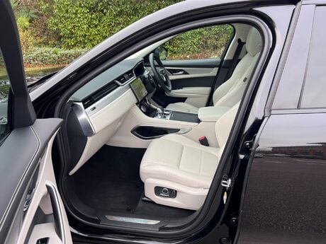 Jaguar F-Pace 2.0 D200 MHEV R-Dynamic SE Auto AWD Euro 6 (s/s) 5dr 26