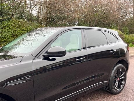 Jaguar F-Pace 2.0 D200 MHEV R-Dynamic SE Auto AWD Euro 6 (s/s) 5dr 12