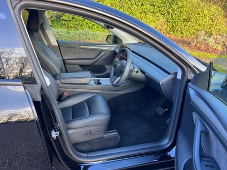 Tesla Model Y (Dual Motor) Long Range Auto 4WDE 5dr 14