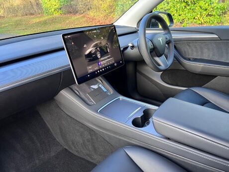 Tesla Model Y (Dual Motor) Long Range Auto 4WDE 5dr 72