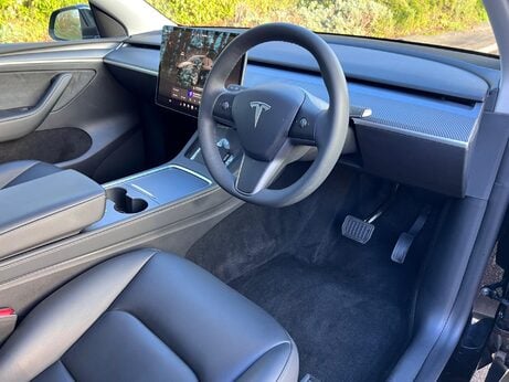 Tesla Model Y (Dual Motor) Long Range Auto 4WDE 5dr 11