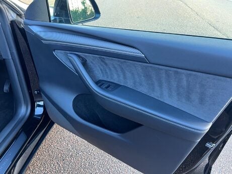 Tesla Model Y (Dual Motor) Long Range Auto 4WDE 5dr 72