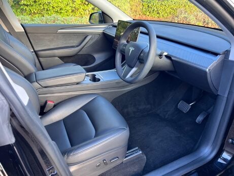 Tesla Model Y (Dual Motor) Long Range Auto 4WDE 5dr 69