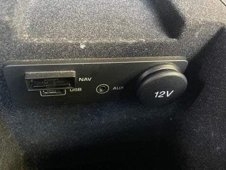 Jaguar XE 2.0i R-Sport Saloon 4dr Petrol Auto Euro 6 (s/s) (200 ps) 41