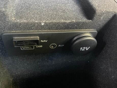 Jaguar XE 2.0i R-Sport Saloon 4dr Petrol Auto Euro 6 (s/s) (200 ps) 37