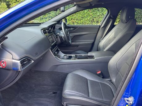 Jaguar XE 2.0i R-Sport Saloon 4dr Petrol Auto Euro 6 (s/s) (200 ps) 19