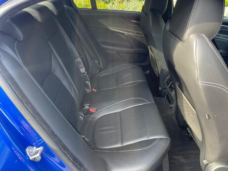 Jaguar XE 2.0i R-Sport Saloon 4dr Petrol Auto Euro 6 (s/s) (200 ps) 36