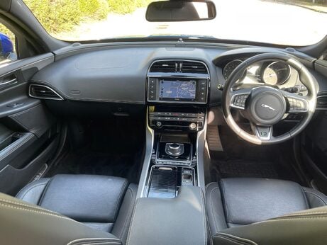 Jaguar XE 2.0i R-Sport Saloon 4dr Petrol Auto Euro 6 (s/s) (200 ps) 11