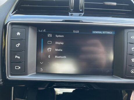 Jaguar XE 2.0i R-Sport Saloon 4dr Petrol Auto Euro 6 (s/s) (200 ps) 44